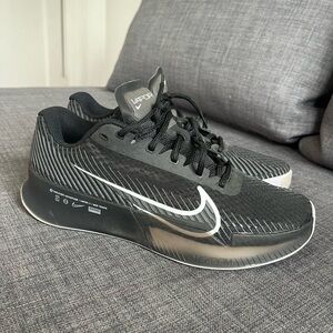 Nike Men’s Zoom Vapor 11 Hard Court Tennis Shoes, Pickleball Shoes